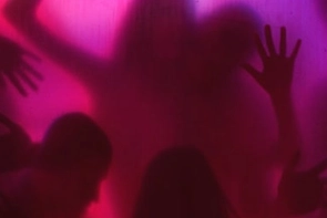 tríos liberales y fiestas swinger