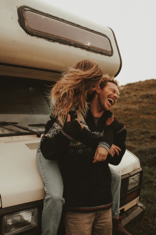 How to date a surfer