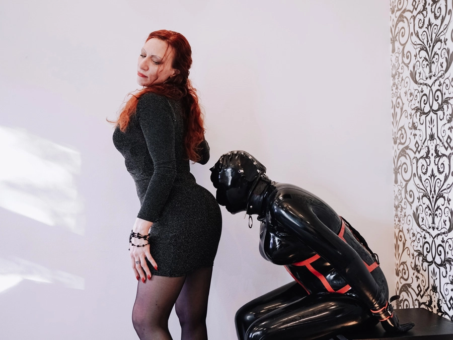 Smell fetish dominatrix in New York