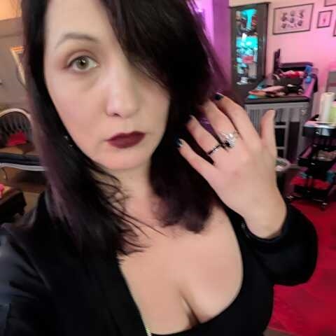 Mistress Vivian