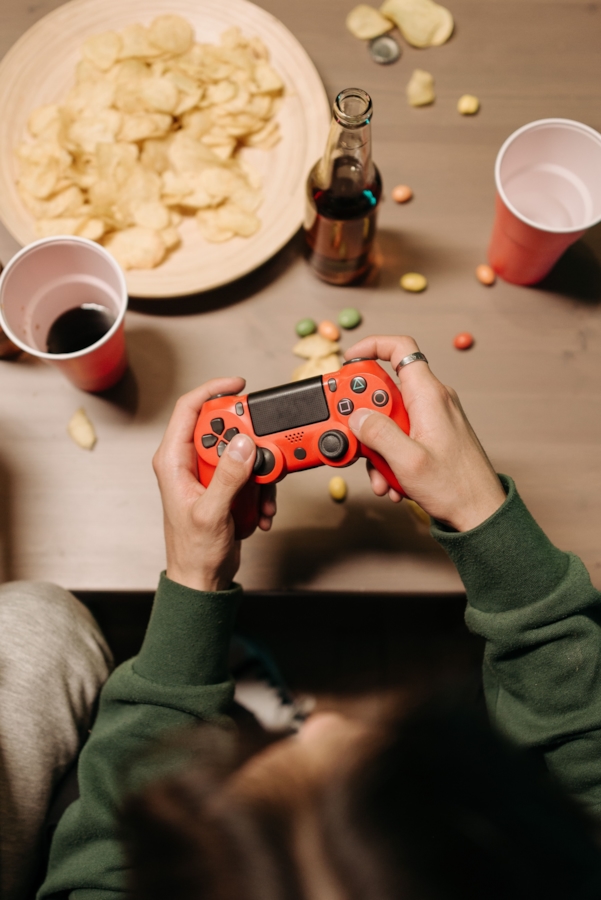Online to IRL Gamer Dating Guide
