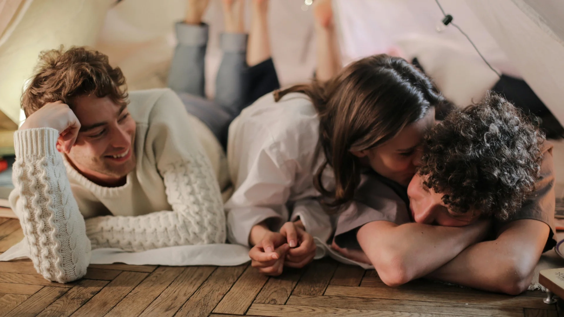 Can You Swing Discreetly on Dating Apps?