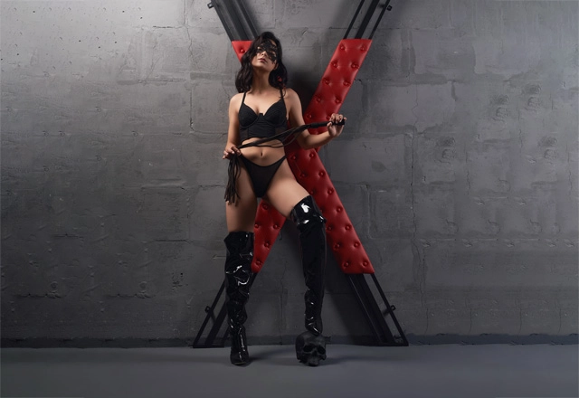 Dominatrixes and submissives connecting