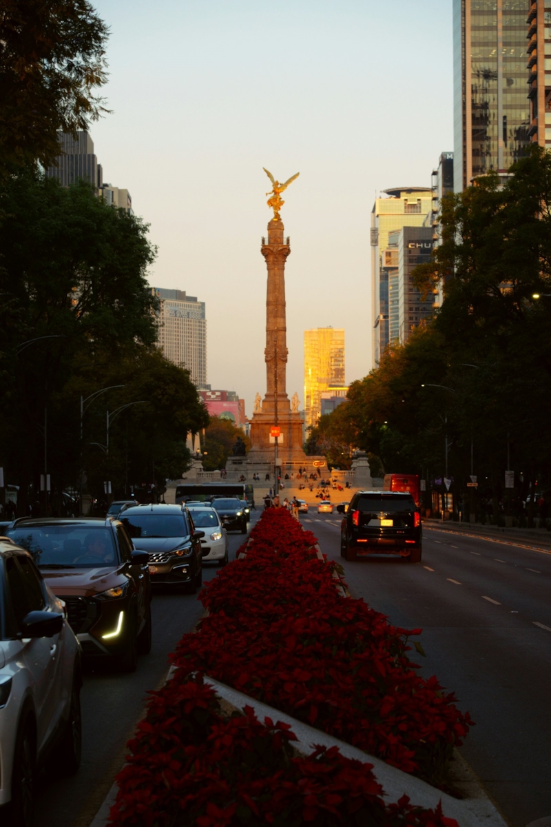 The Angel of Independence on Paseo de la Reforma, Mexico City, at sunset
