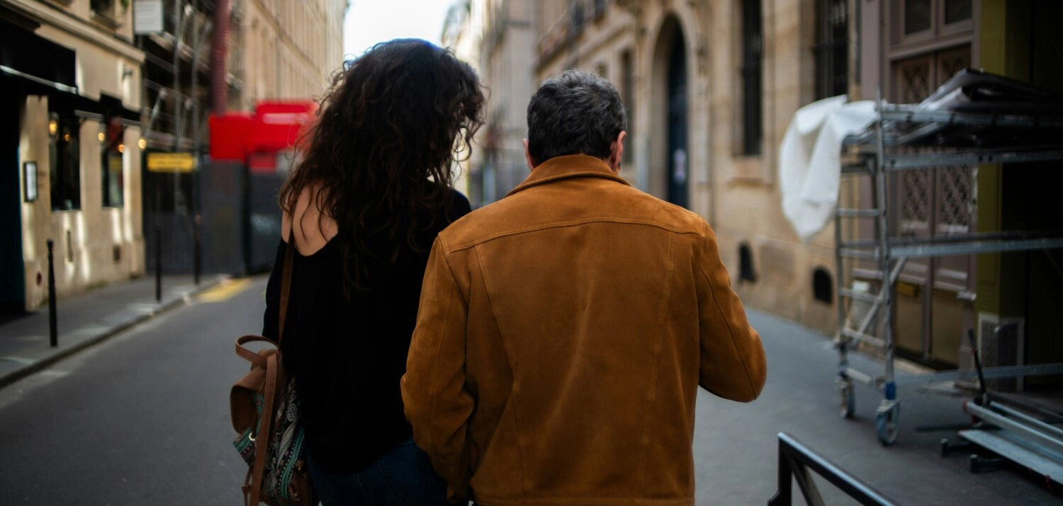 Pareja paseando por Buenos Aires - encuentrosbaires