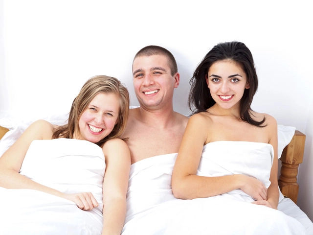 Threesome Hookup
