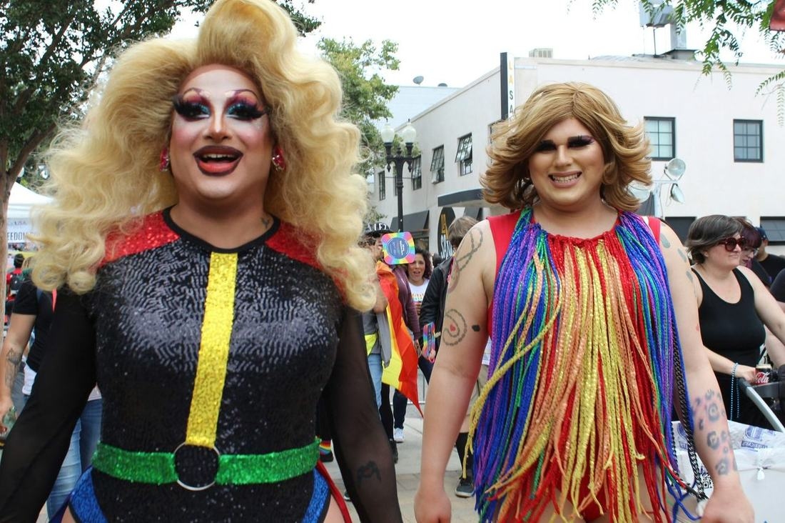 Cómo conocer crossdressers